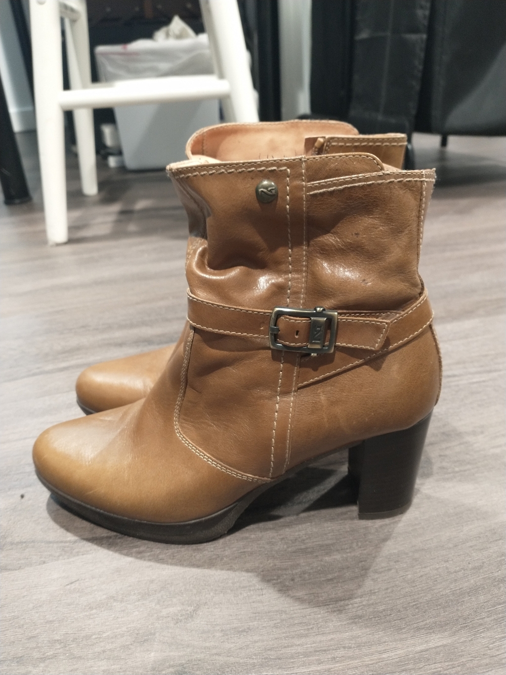 Women's Tan Leather Ankle Boots with Buckle Nero Giardini Size 37